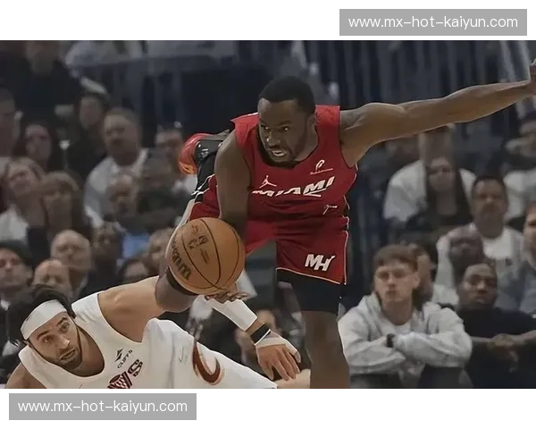 烈焰焚城还是钢甲重围？3月21日热火vs骑士：东部季后赛前哨战的终极博弈